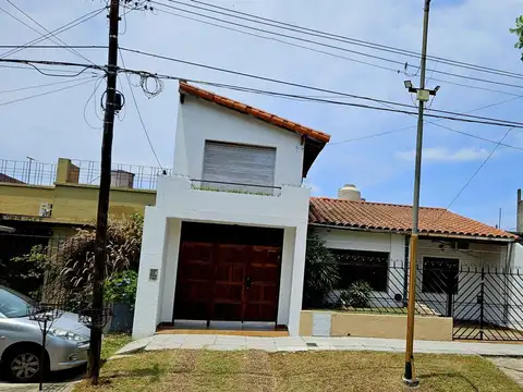 Casa lote propio 10 x 22 mts.