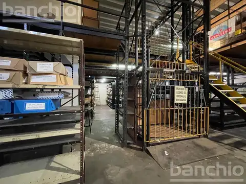 Oficina con depósito en Barrio Pichincha