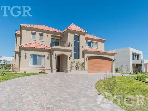 Elegante recinto en La Providencia Country & Club