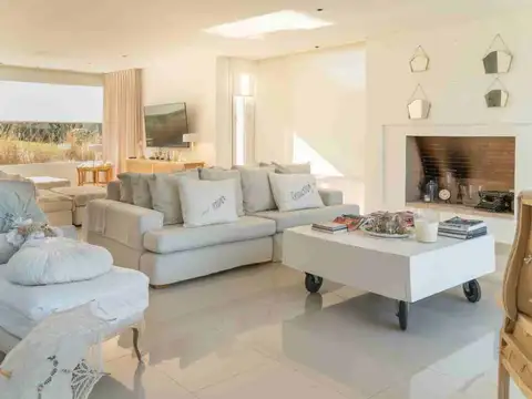 Casa 5 ambientes con 5 baños