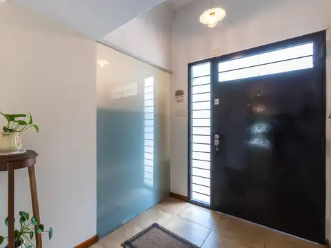 Casa 7 ambientes con 3 baños