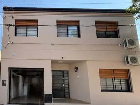 Casa 7 ambientes con 3 baños