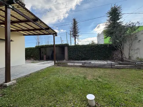 Casa en Alquiler en Manuel B Gonnet, $ 1.000.000