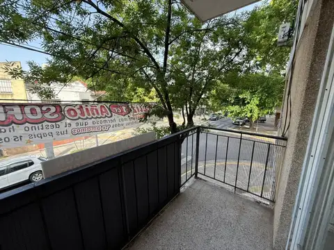 Dos ambientes luminoso en el corazón de Devoto!