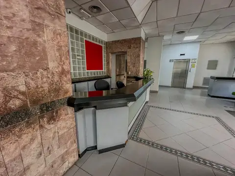 Oficina Monoambiente con 8 baños