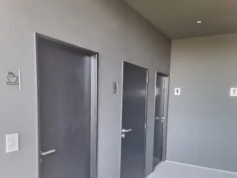 Oficina en Alquiler con 1 cochera