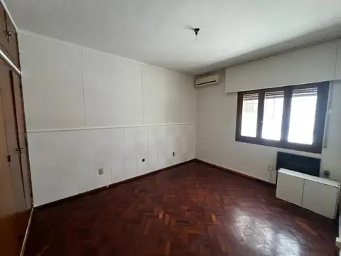 Casa 7 ambientes con 3 baños