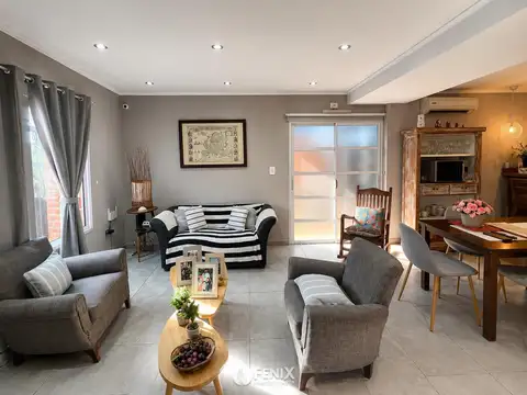 CASA EN VENTA - 2 DORMITORIOS - ITAEMBÉ MINÍ (CF1396)