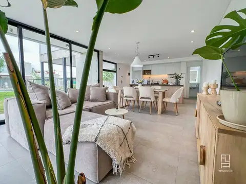 Casa en Venta con 1 cochera