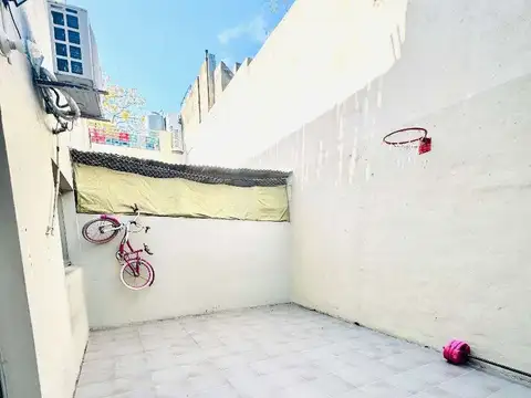 Venta PH de 3 ambientes en Parque Patricios con patio y entrada independiente 5 años de antigüedad