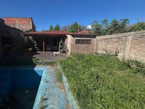 VENTA CHALET DE 4 AMB. EN CASTELAR NORTE