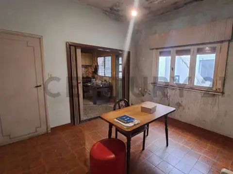 VENTA PH  4 Ambientes con Dos Patios, Terraza y Parrilla –GRAN POTENCIAL- PERMUTA