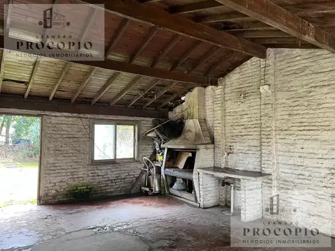 Casa en Venta con 3 cocheras