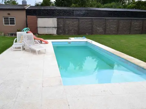 VENTA CASA de 5 AMB en la localidad  20 de  Junio