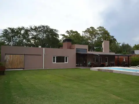 Casa 5 ambientes con 3 baños