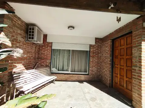 Casa 4 ambientes con 1 baño