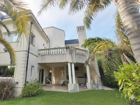 Casa en Alquiler de 4 dormitorios