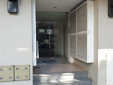 ALQUILER 2 AMBIENTES PLANTA BAJA FRENTE