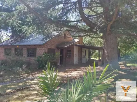 Casa en venta - 2 Dormitorios 2 Baños - Cocheras - 640Mts2 - Villa Ventana