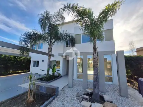 Casa  en Venta en San Alfonso, Pilar del Este, Pilar