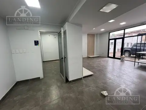 Oficina 5 ambientes con 2 baños