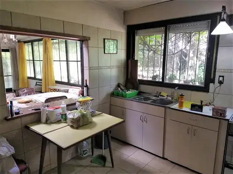 Casa en Venta con 3 cocheras