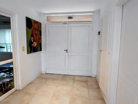 Casa 6 ambientes con 2 baños