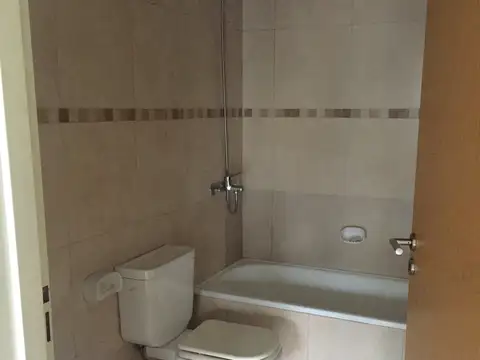 EXCELENTE MONOAMBIENTE AMPLIO Y LUMINOSO