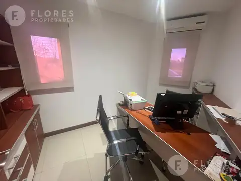 Flores Prop. Vende Casa en Ayres Plaza, Pilar