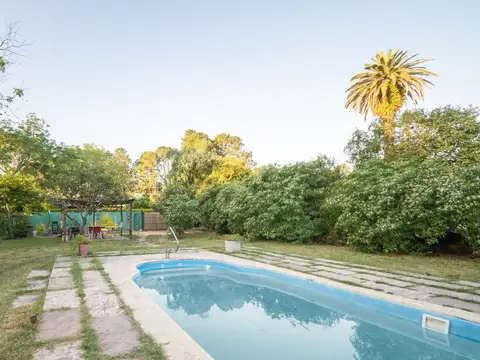 Venta 2 Casas en Gran terreno COLASTINE