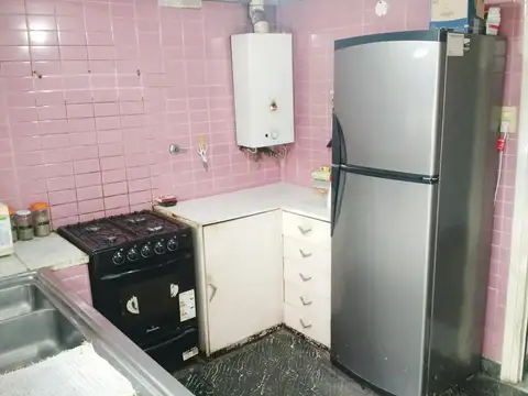 Casa 6 ambientes con 1 baño