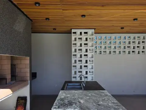 CASA A LA VENTA - VICENTE CASARES