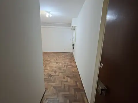 Excelente Departamento 2 ambientes lateral luminoso Almagro Colombres 44 Piso 6