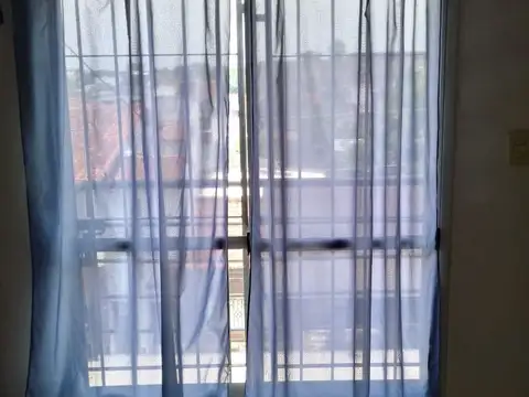 VENDO EXCELENTE MONOAMBIENTE SUBDIVIDIDO EN CASTELAR SUR!!!