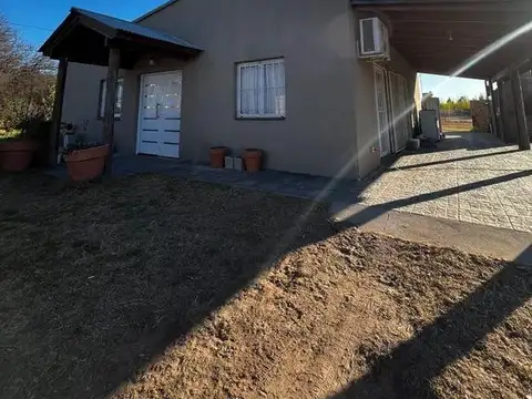 Quinta en venta - 3 Dormitorios 2 Baños - Santa Rosa