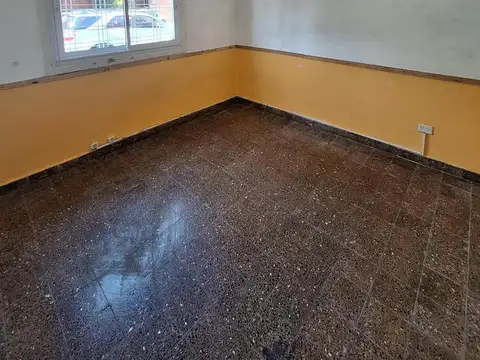 Casa en Alquiler con 1 cochera