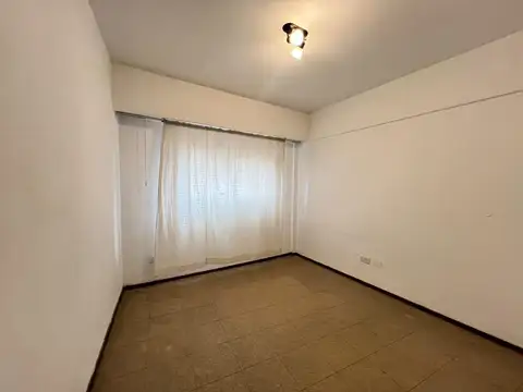 Alquiler departamento un dormitorio Rosario al frente. Cocina separada. Amplio. Zona Facultades