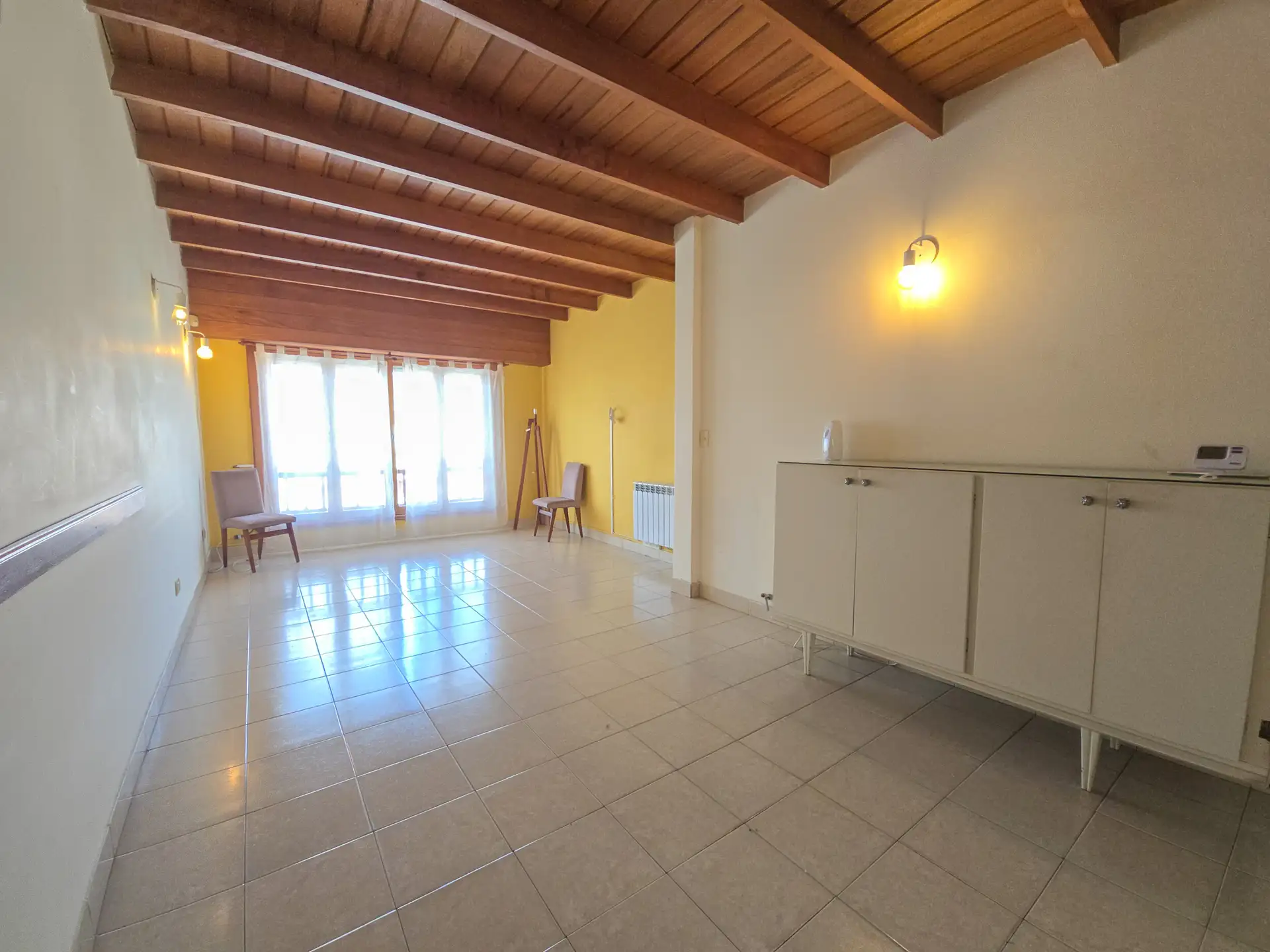 Departamento 2 amb. con patio (1° piso por esc.) - Funes y Avellaneda