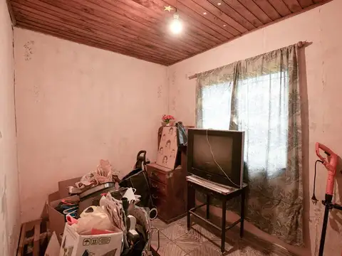 CASA EN VENTA A REFACCIONAR LA PLATA PATIO VERDE
