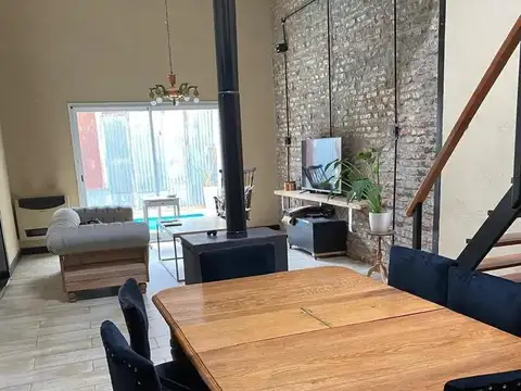Casa en venta - 2 Dormitorios 1 Baño - Lomas de Zamora