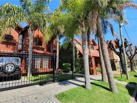 Casa  5 ambientes Venta- Castelar Norte