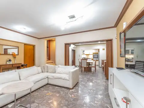 Casa en venta quincho parrilla cochera p/2 autos