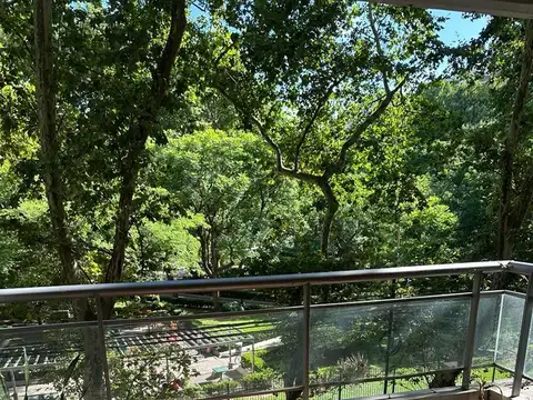 Semipiso Al Frente 3 Ambientes 2 Baños Con Balcon Vista Abierta Frente A La Plaza Almagro Pura Luz Y Sol Impecable 