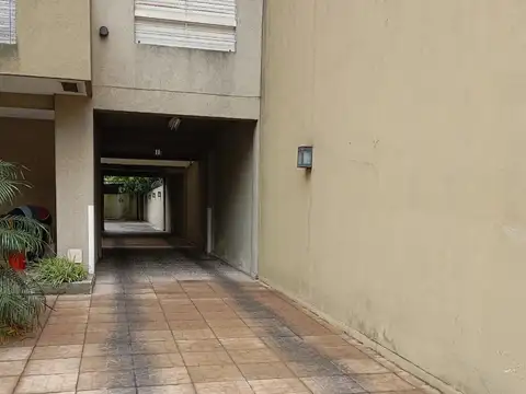 COCHERA CUBIERTA EN ALQUILER - MORON NORTE