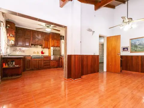 Casa 6 ambientes + Lote temperley