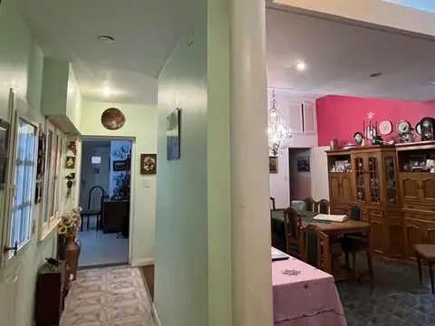 Casa 5 ambientes con 2 baños