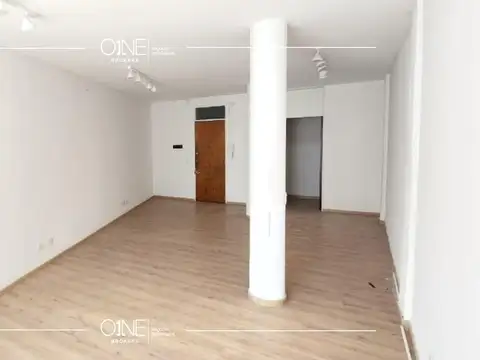 OPORTUNIDAD  Oficina Moderna y Luminosa sobre Avenida Mitre 600 