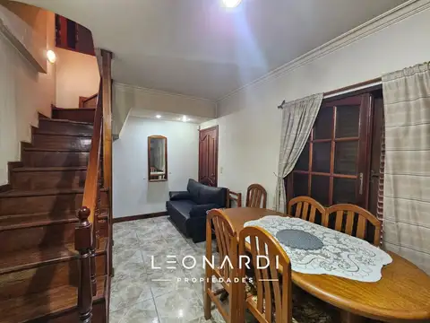 Casa en Venta con 3 cocheras