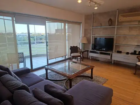 Departamento en Alquiler con 1 cocheras