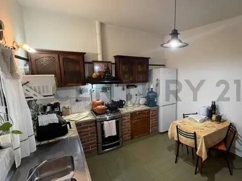 CASA EN VENTA 4 AMBIENTES - BENAVIDEZ